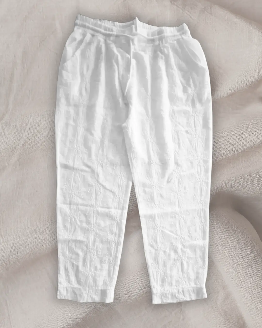 Beyaz Müslin İşlemeli Beli Bağcıklı Pantolon