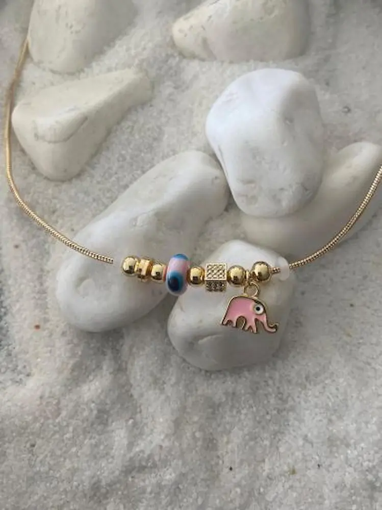 Fil Detaylı Pembe Nazar Boncuklu Kolye