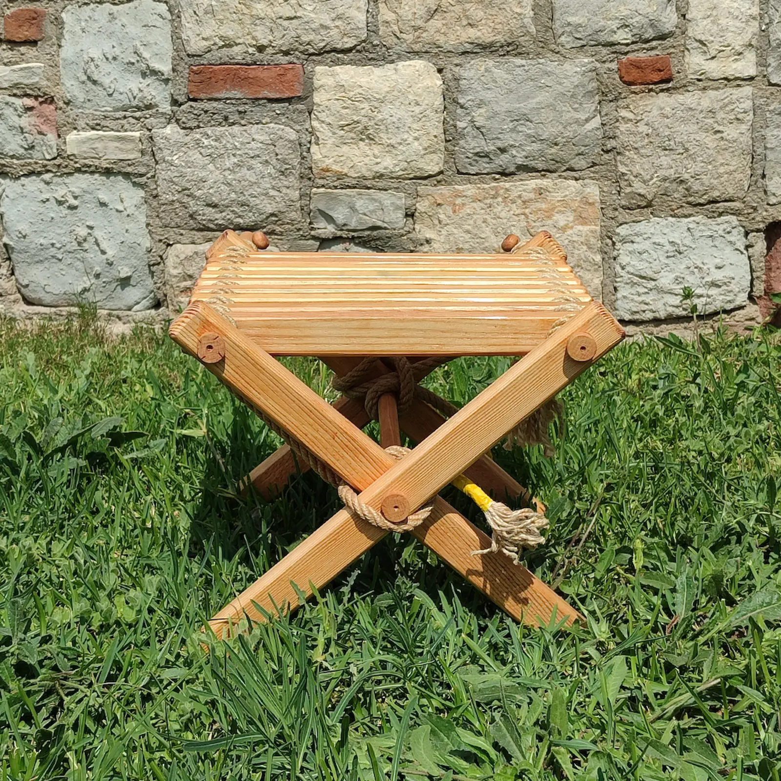 El Yapımı Katlanır Ahşap Tabure