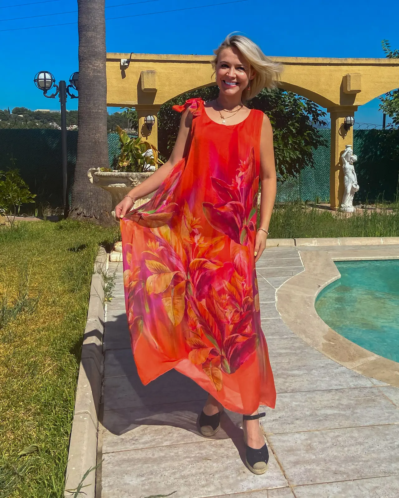 Kırmızı İtalyan İpek Çiçek Desenli Elbise