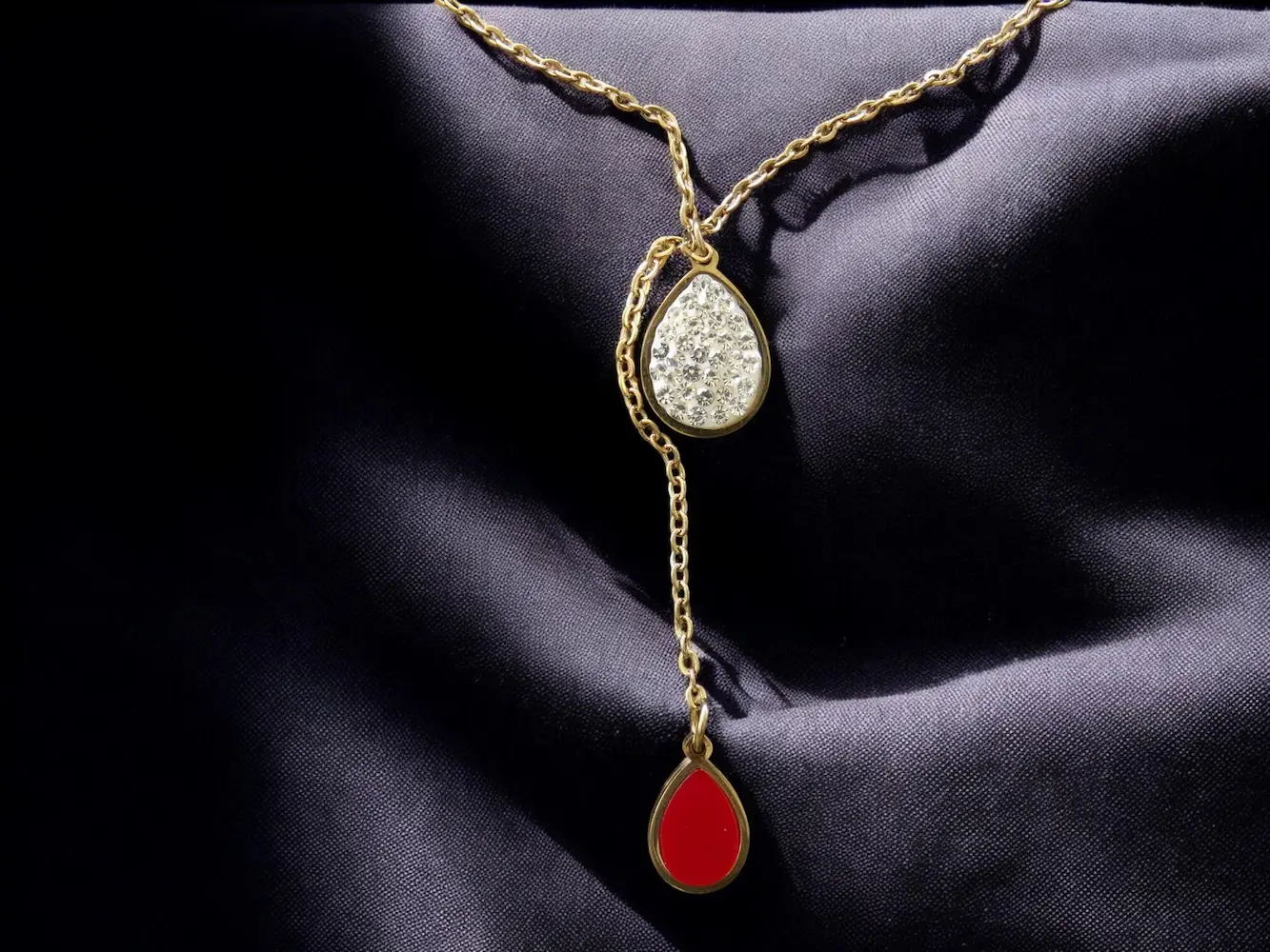 Kırmızı Damla ve Taş Detaylı Altın Kolye