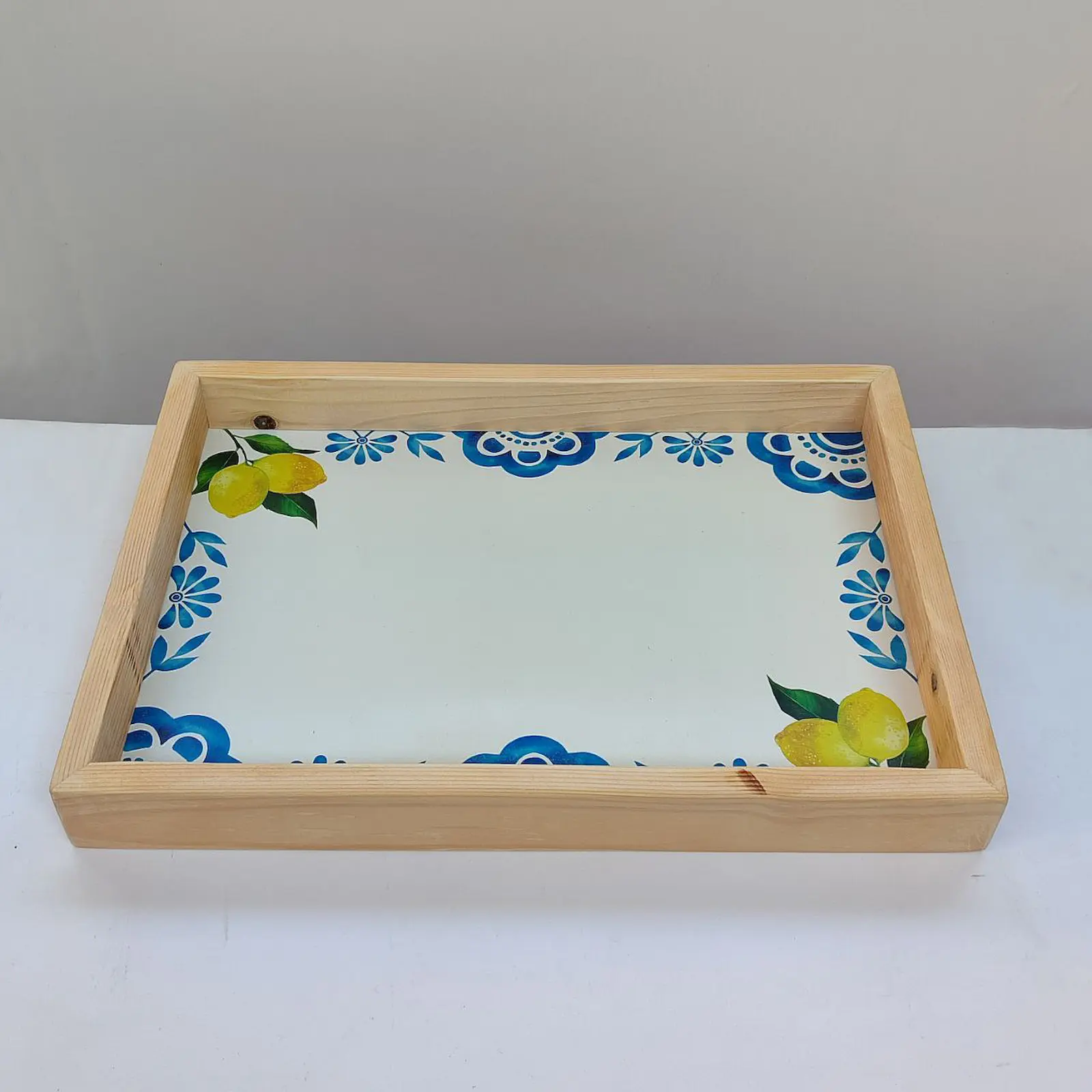 Limon Desenli Ahşap Tepsi