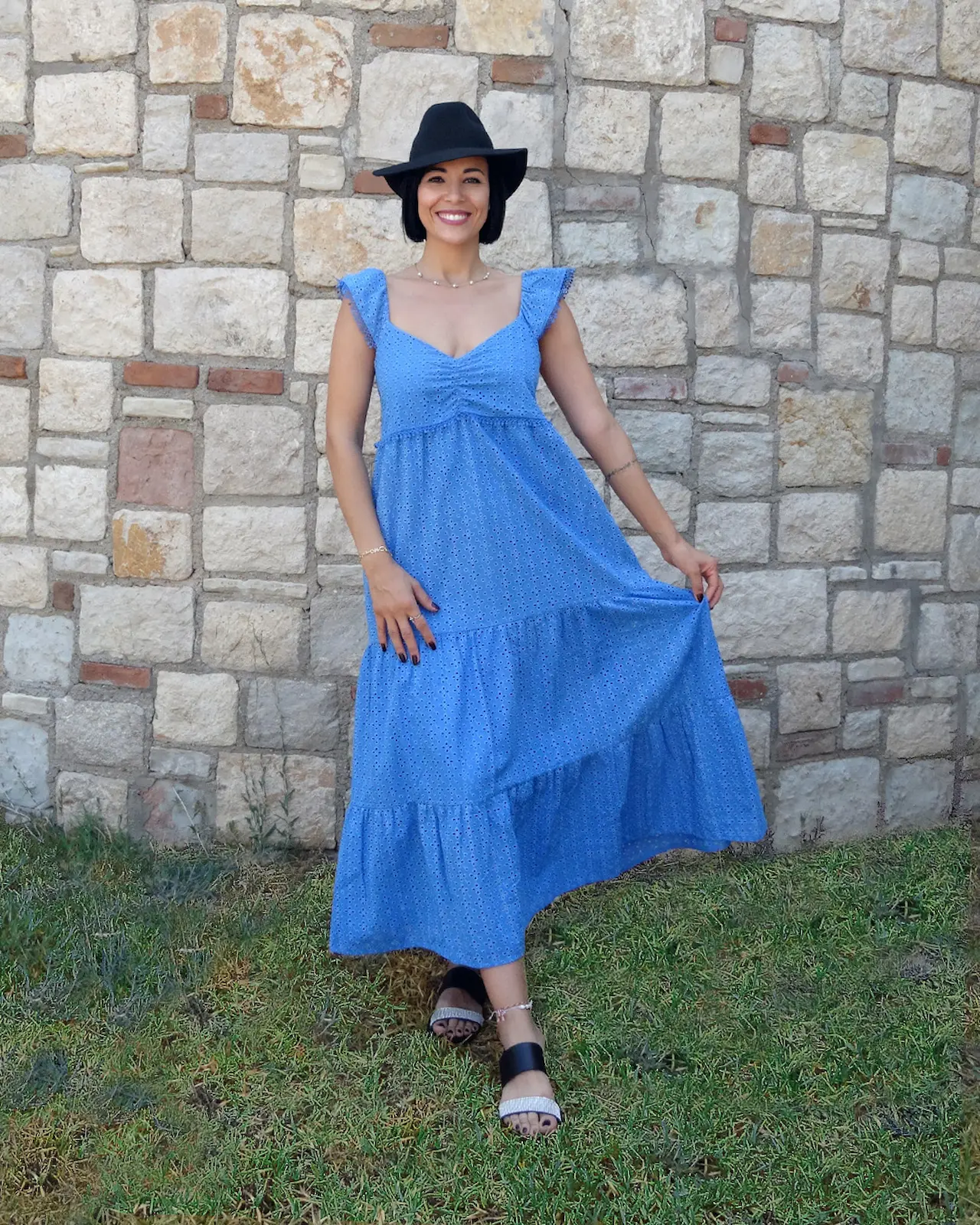 Mavi Dantel Detaylı Askılı Uzun Elbise