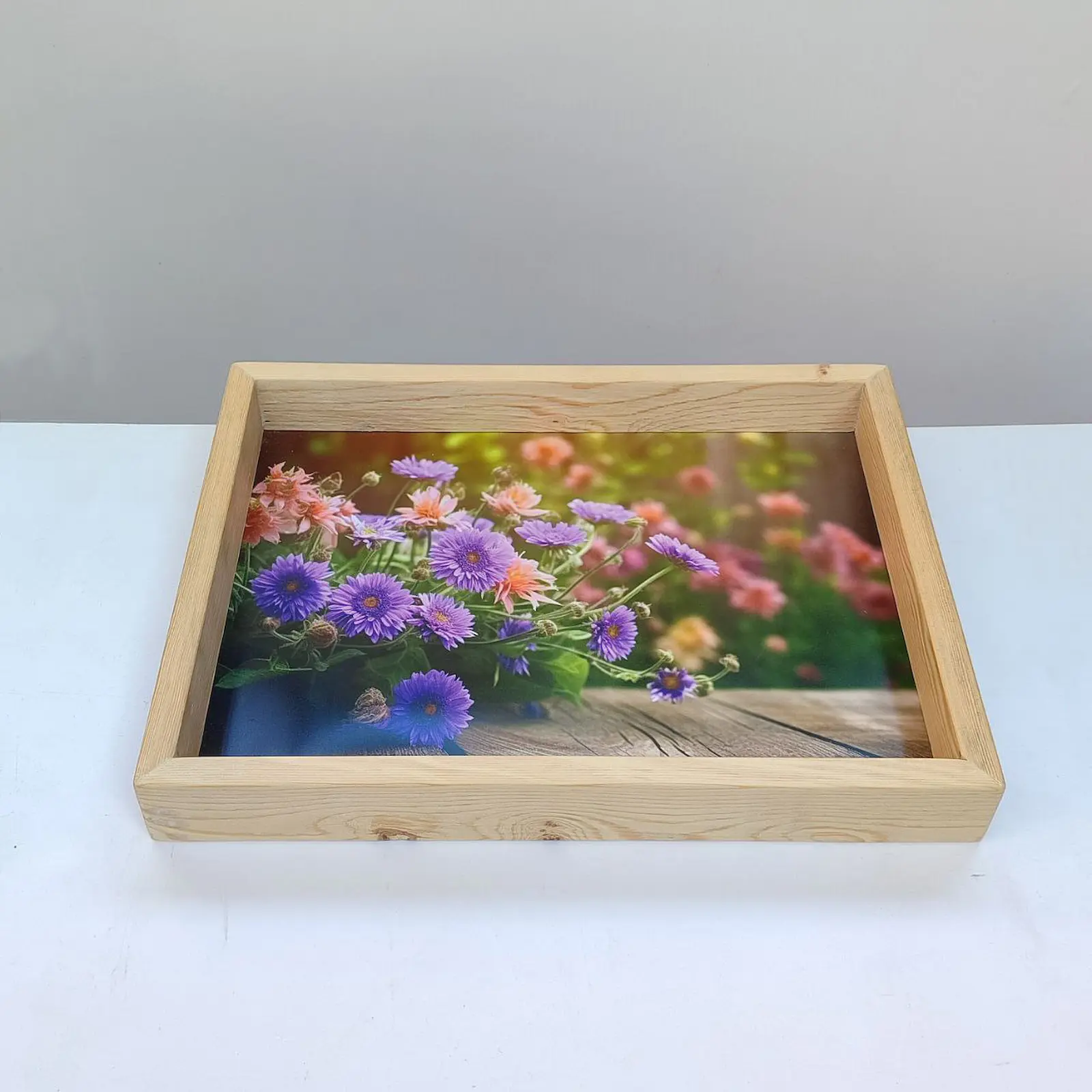 Çiçek Bahçesi Desenli Ahşap Tepsi