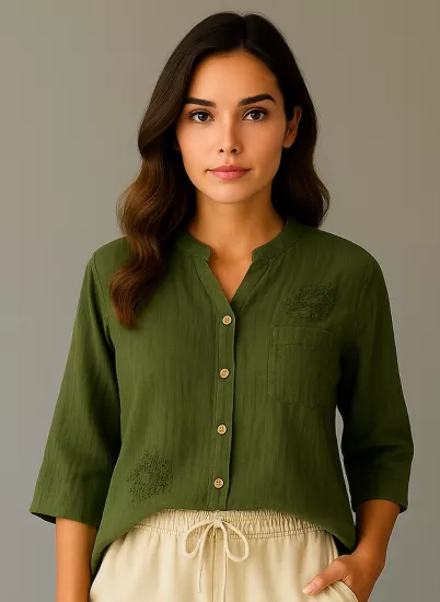 Yeşil Müslin Düğmeli Gömlek – Doğal ve Rahat Tarz