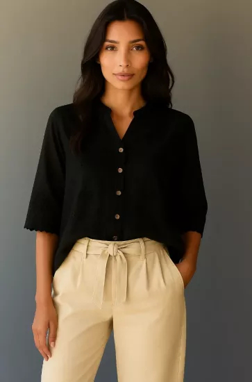 Kadın Siyah Ajur Detaylı Gömlek