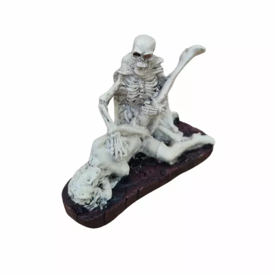 İskelet ve Kadın Aşkı Temalı Beyaz Biblo Heykel