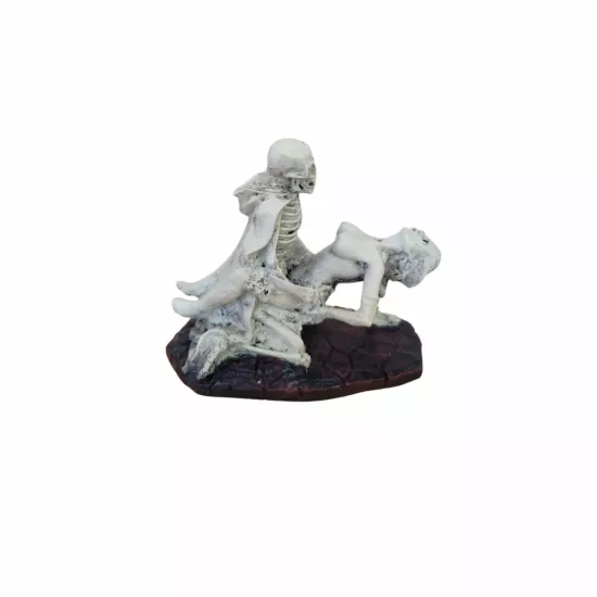 İskelet ve Kadın Aşk Yaşıyan Biblo Heykel