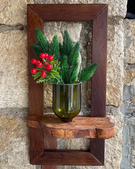 Ahşap Çerçeveli Duvar Rafı Şişe Detaylı
