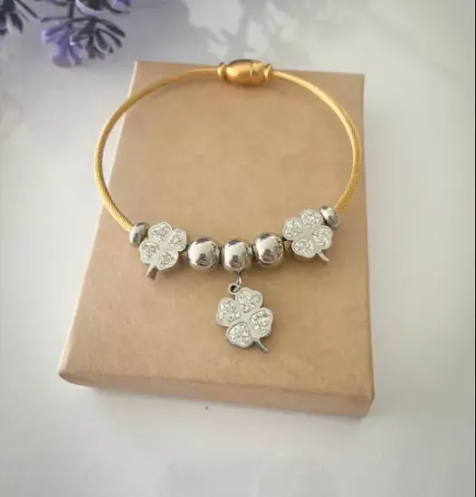 Yonca Figürlü Charm Bileklik