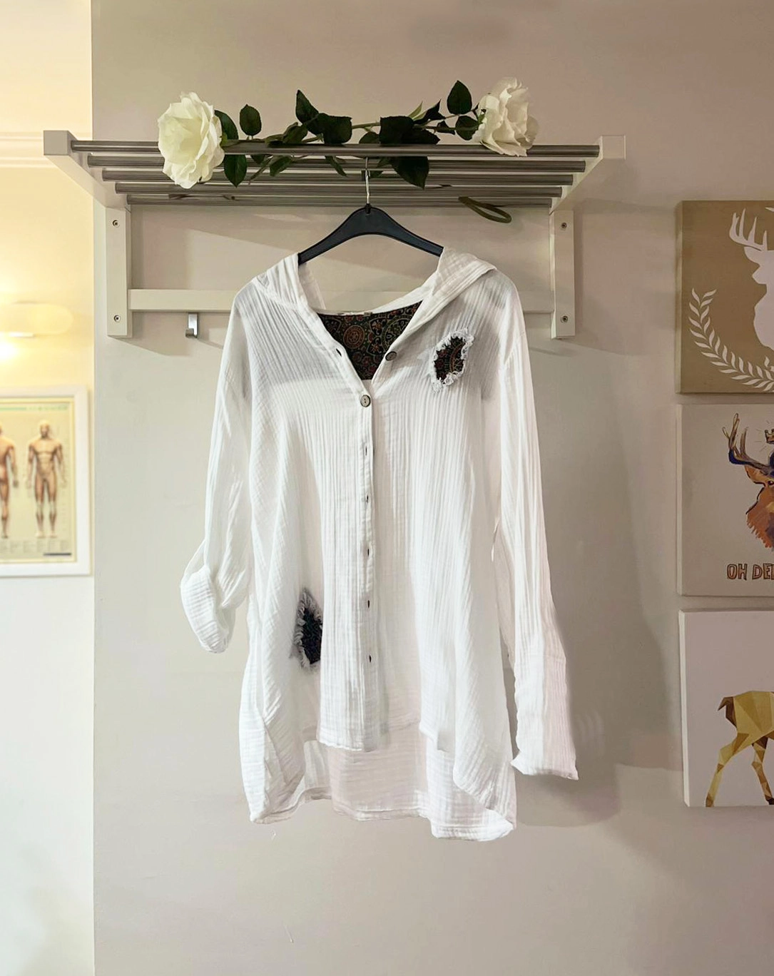 Beyaz Kapüşonlu Gömlek