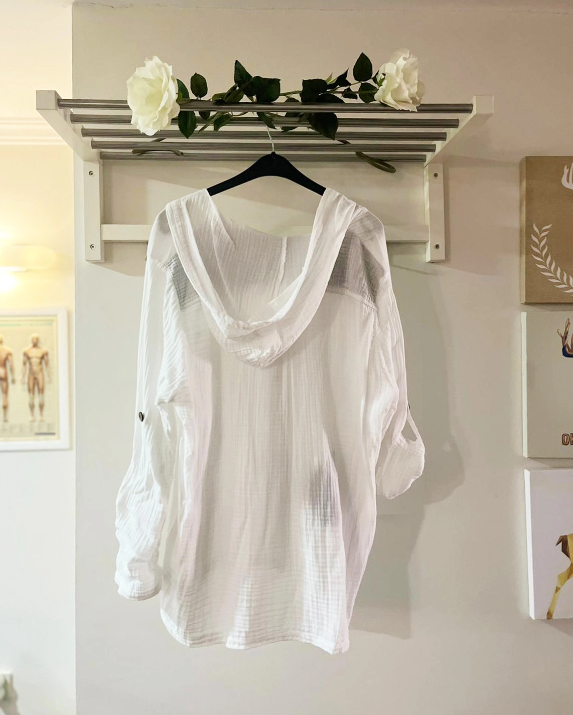 Beyaz Kapüşonlu Gömlek