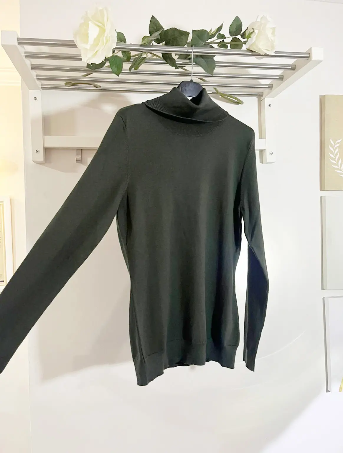 Haki Yeşili Boğazlı Triko